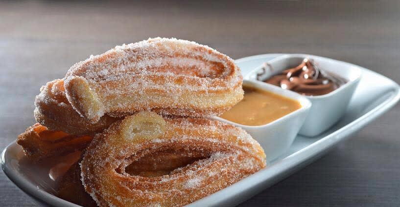 Churros con Chocolate y Dulce de Leche
