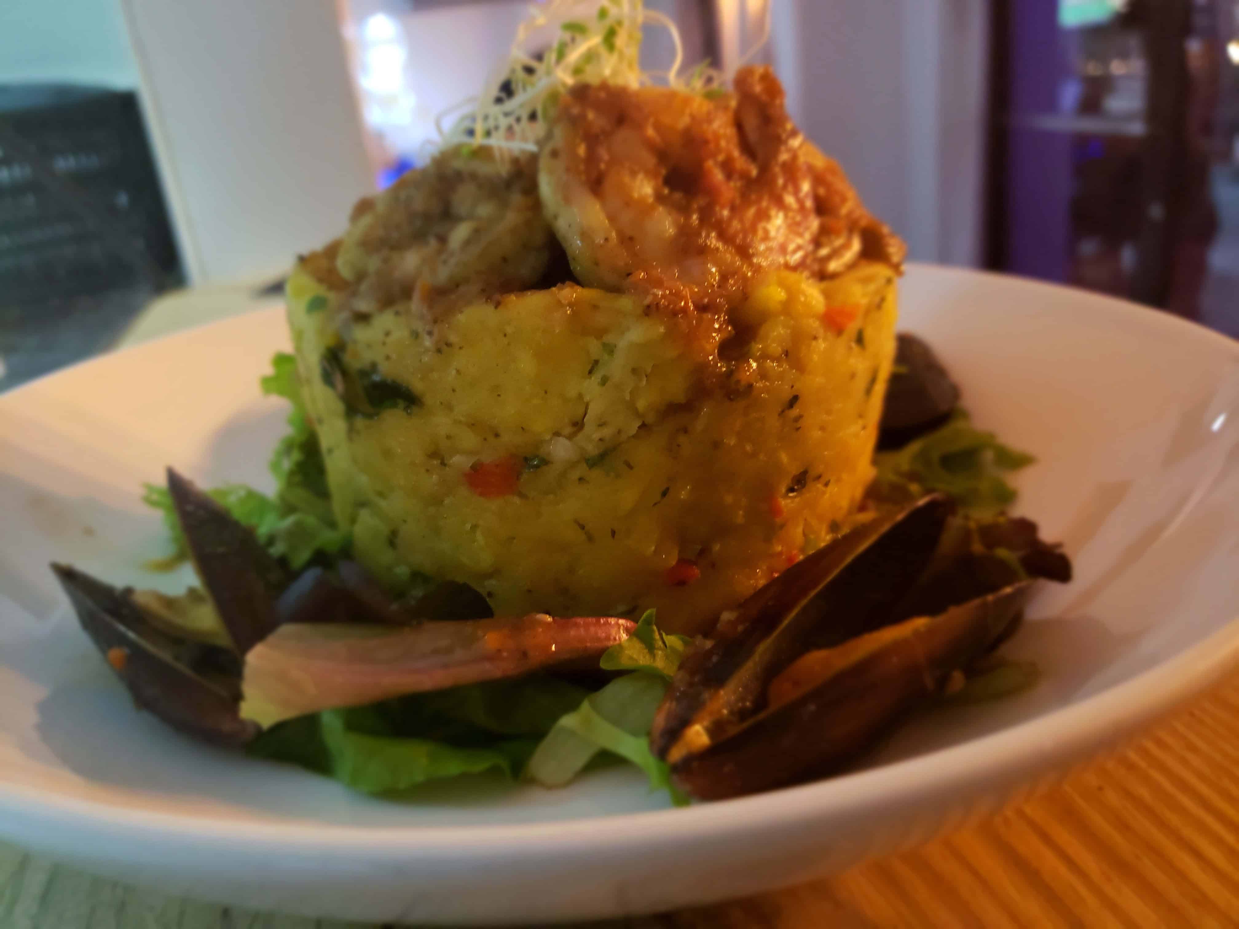 Mofongo relleno de camarones